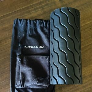 Theragun Black Wave Roller
